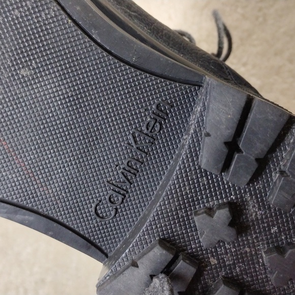 COPY - Calvin Klein black leather & gray felt ankle high top boots. Mint condit… - Picture 8 of 14